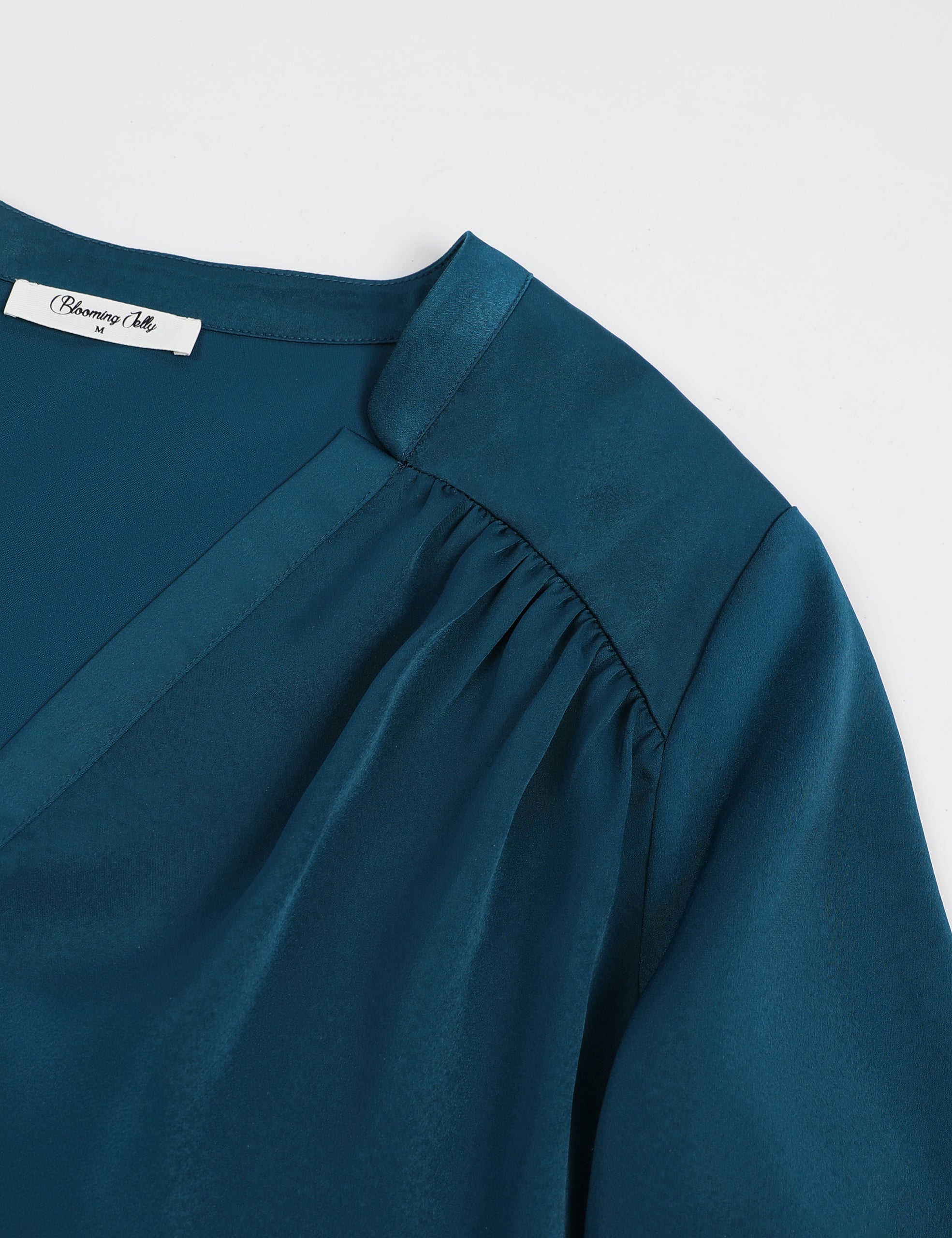 Fall and Winter Fashion Shirts Enhance Body Shape