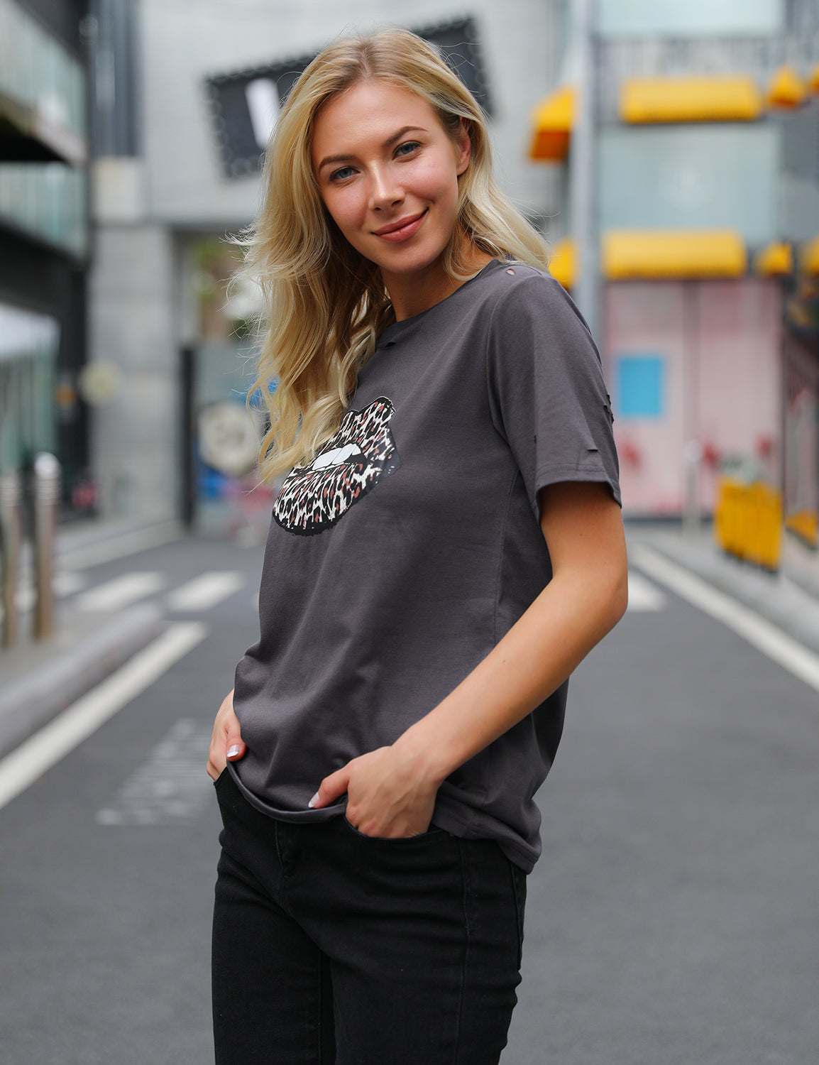 Sexy Lip Leopard Print Casual T-Shirt - Blooming Jelly