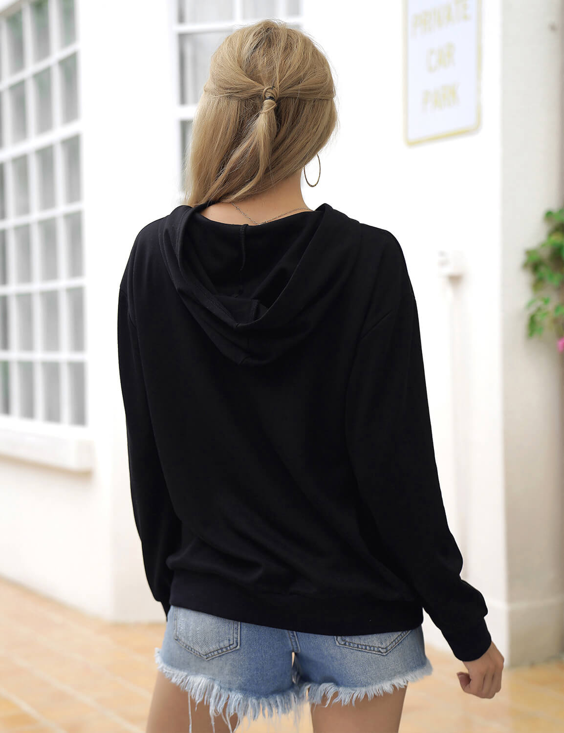 Blooming Jelly_Casual Heart Embroidery Hoodie_Black_305094_02_Fall Fashion Women's Outfits_Tops_Sweatshirt