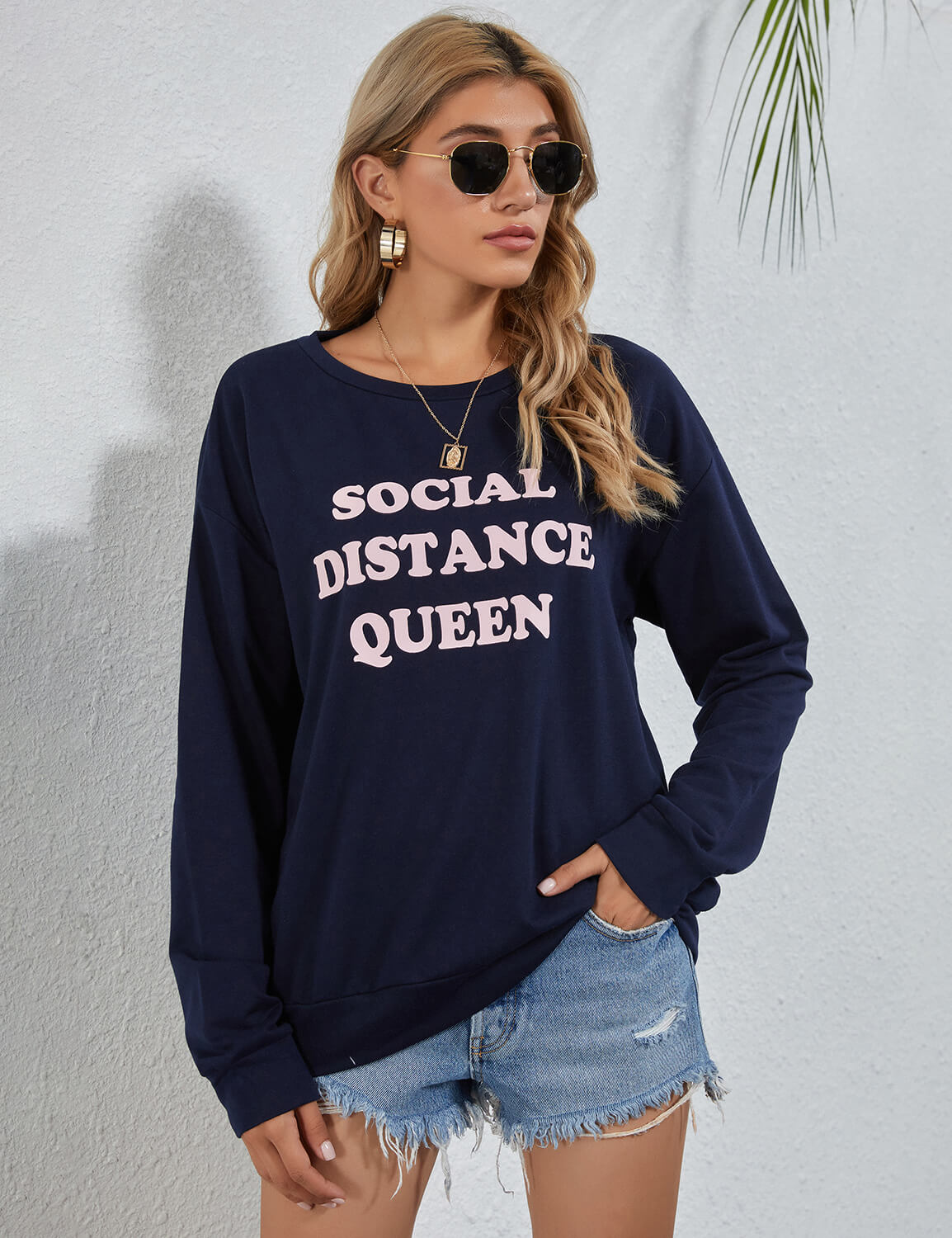 Blooming Jelly_Social Distance Queen Graphic Sweatshirt_Letter Print_306037_30_Stylish Street Wear Casual Outfits_Tops_Sweatshirt