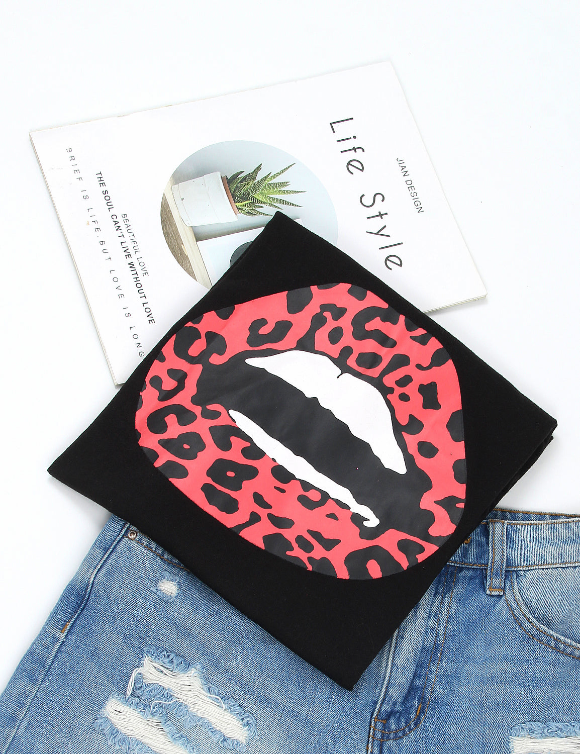 Blooming Jelly_Cute Leopard Red Lip T-Shirt_Graphic Print_154110_02_Women Casual Summer Wear_Tops_T-Shirt